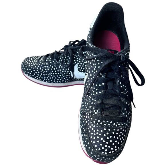 EUC Nike Genicco Black and White Suede Polkadot Dotted Sneakers Size Women's 8 - Picture 2 of 10